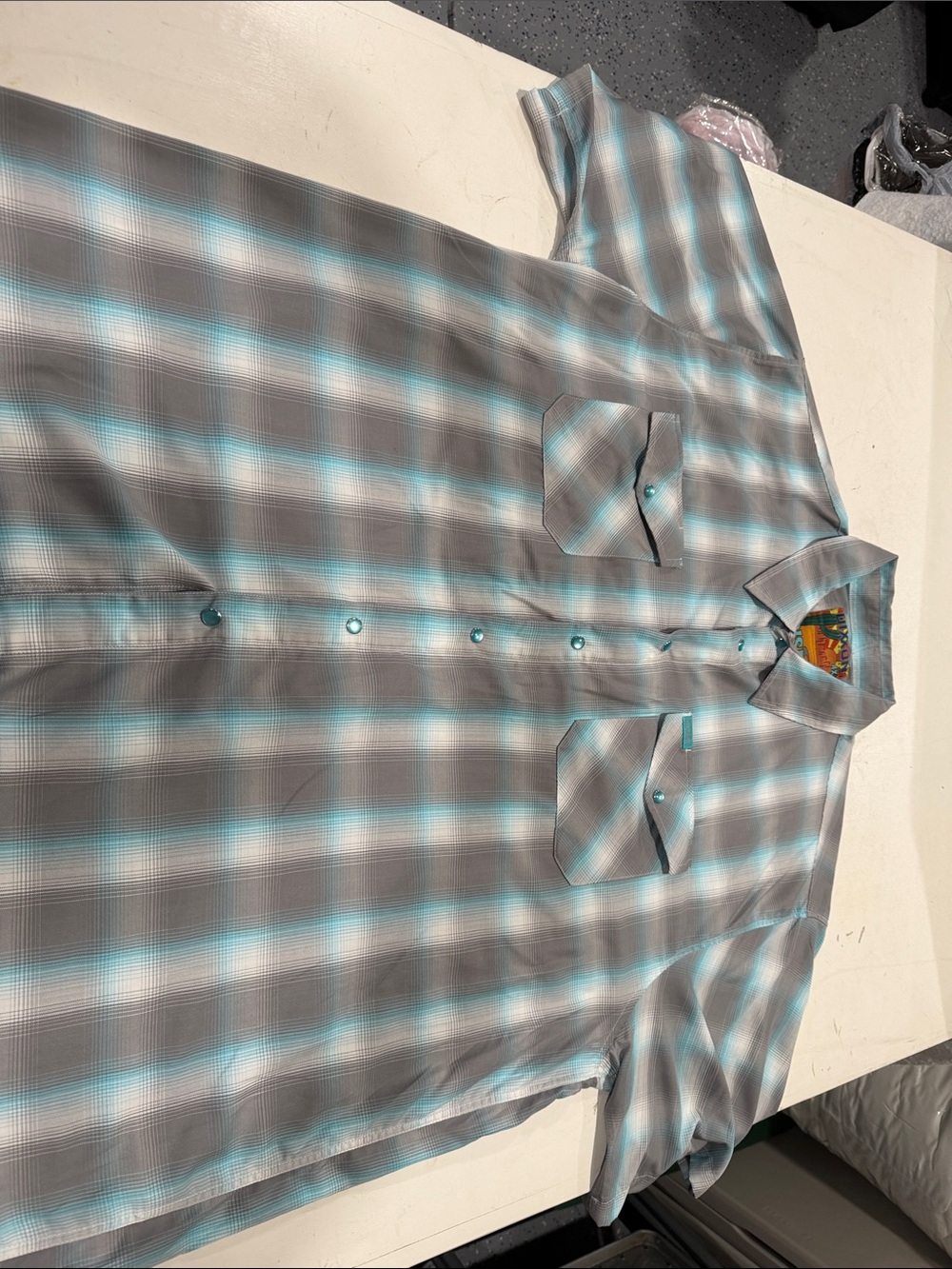 DIXXON Gray and Aqua Plaid Short-Sleeve Button-Up Shirt